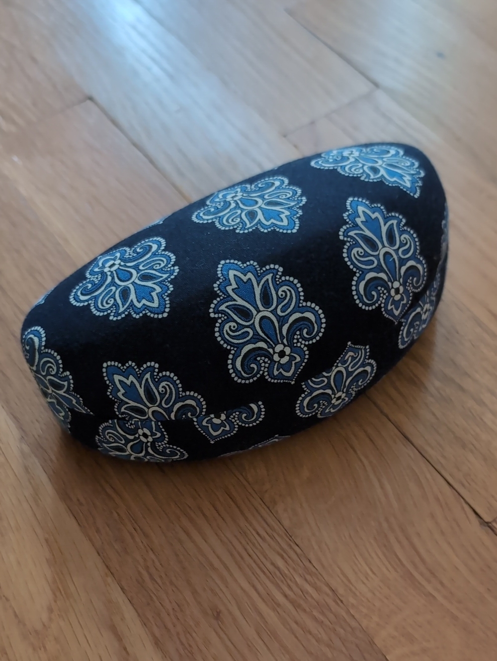 Vera Bradley Hardcase Glasses Holder Sunglasses Case. Large Size!